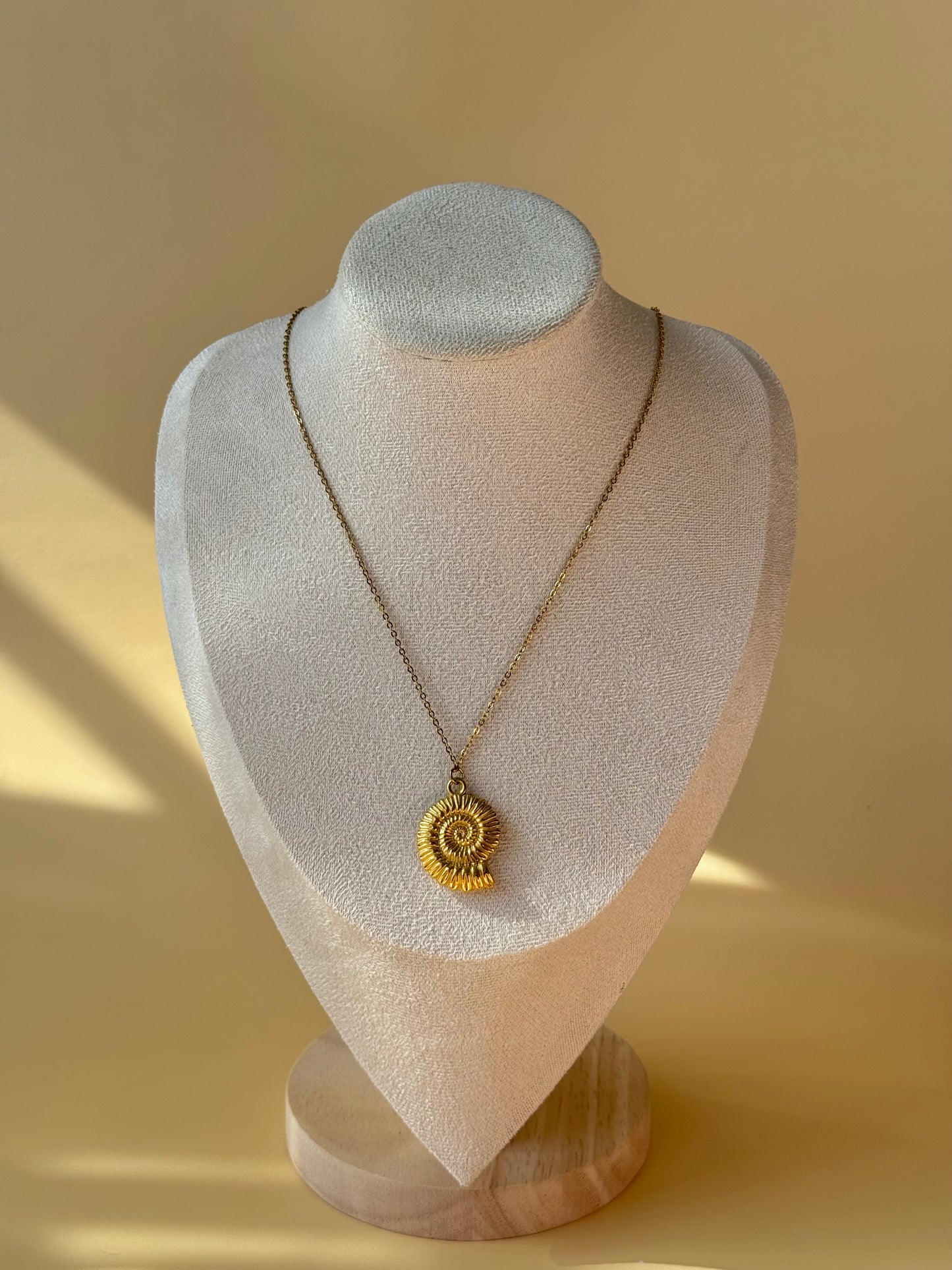Collier Lucerne