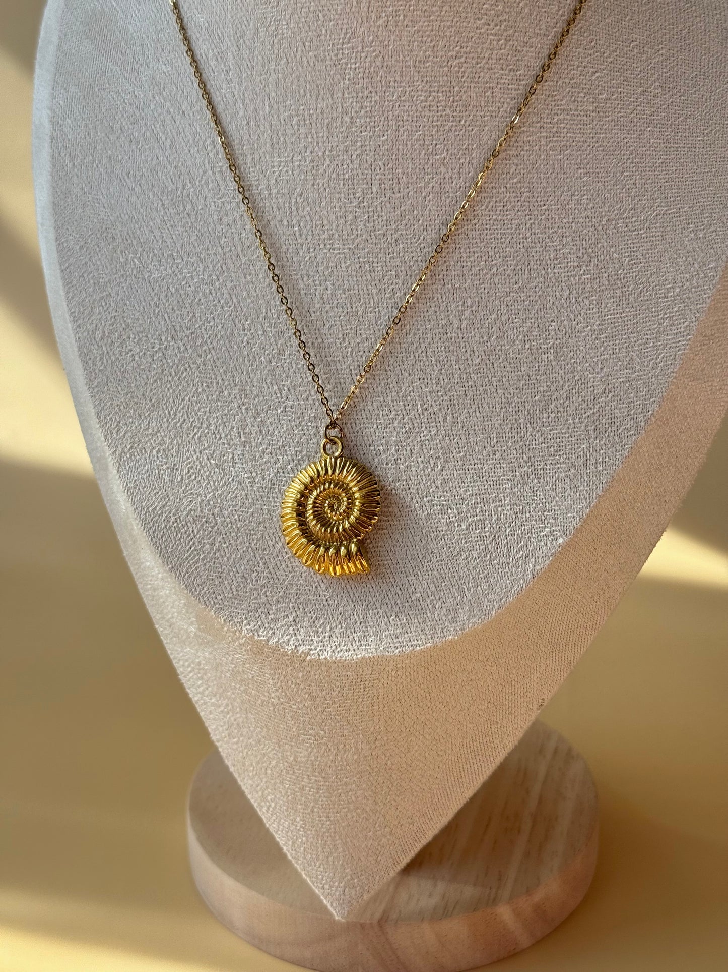 Collier Lucerne