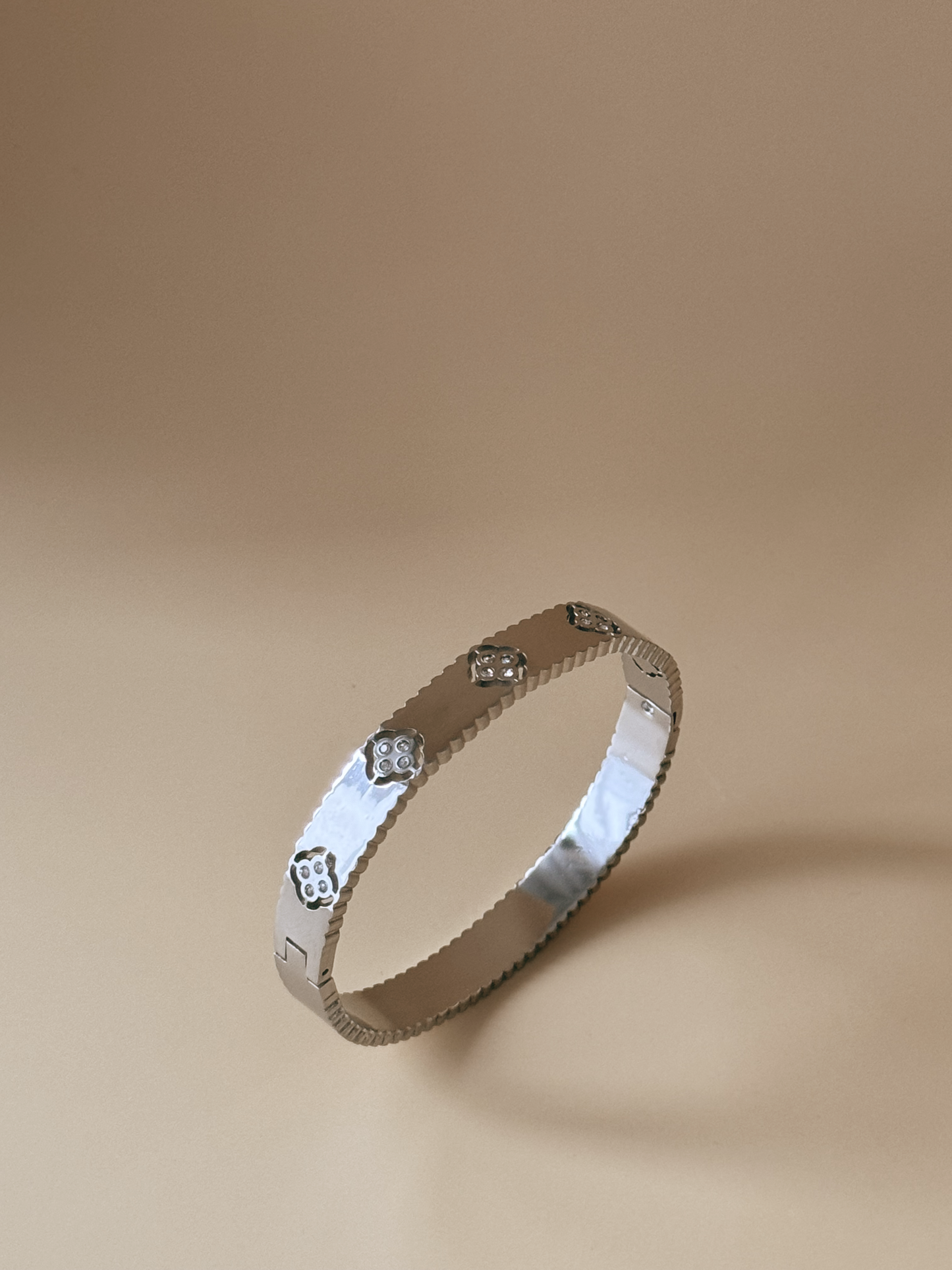 [GAMME PREMIUM PLAQUE OR ] Bracelet Jonc Nour silver
